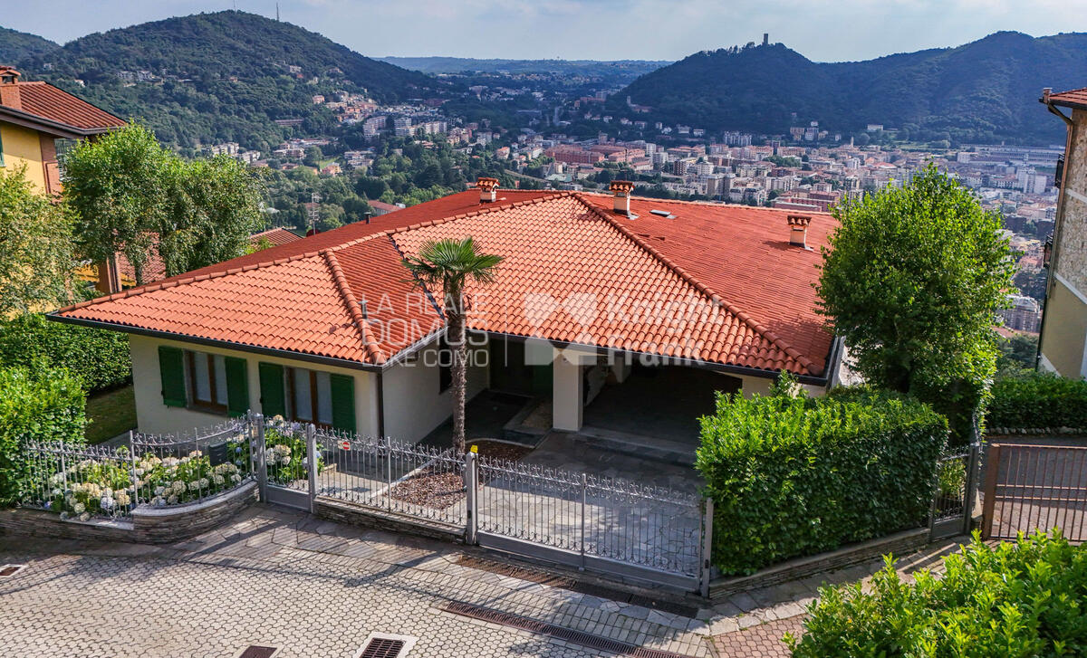 Villa con giardino in zona super panoramica